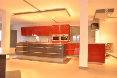 קריילסהיים Inwest Hotel Garni מראה חיצוני תמונה