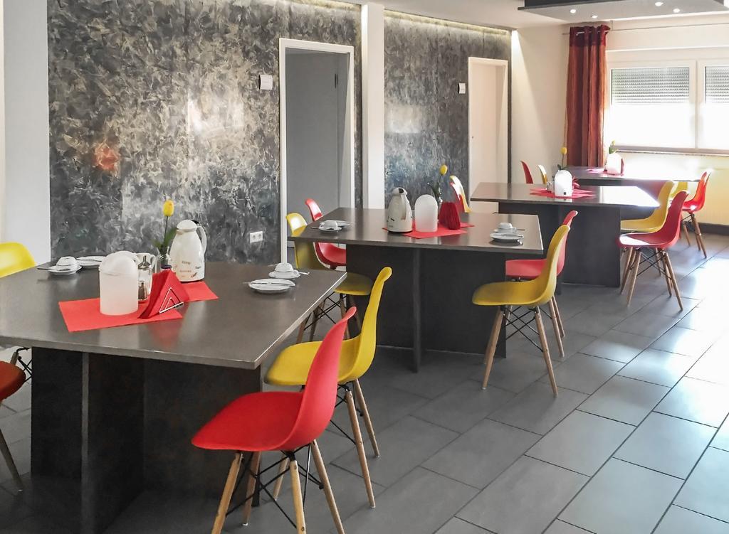 קריילסהיים Inwest Hotel Garni מראה חיצוני תמונה
